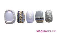 寒色系カラー×ホワイトの「チェーン」でレディな冬ネイル |