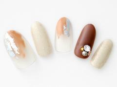 【365日ネイル】ラフ塗りでこなれた印象に…ブラウンベージュネイルをアップデート！ |