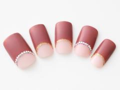 【365日ネイル】仕事納め目前！ネイルはやる気の出るレッド系の逆フレンチで |