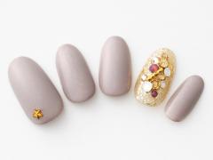 【365日ネイル】クリスマス連休初日は…浮き立つ気持ちをシックなビジューネイルに閉じ込