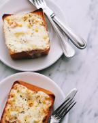 のっけて焼くだけ！簡単おいしい「おかず系トースト」の人気レシピ10選 -