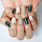 心までほっこり！ 冬の定番タータンチェックネイル【ギ☆のセルフネイル手本帖】 |