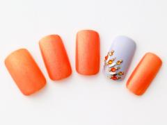【365日ネイル】パッと明るい手元でお出かけ♪華やかなオレンジネイル |