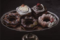 ミスド、鎧塚シェフと開発『ショコラコレクション』ドーナツ＆パイお披露目 - ビューティ