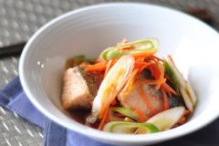 皮まで美味しく！ 栄養豊富な「鮭の南蛮漬け」 - ビューティーガール