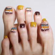 ピーコック柄が大人カジュアル！秋冬配色のエスニックネイル【ギ☆のセルフネイル手本帖