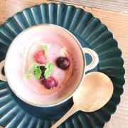 パパっと簡単！クリームチーズとベリーのデザートスープ【柏原歩のトレンドレシピ】 - ビ