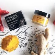 デスクに忍ばせたい！オフィスで使える肩こり・腰痛ケアアイテム - ビューティーガール