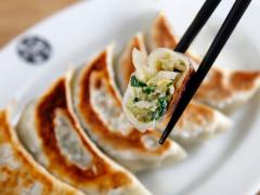 ふわっとショウガ香る「フレッシュ餃子」！ 移り行く渋谷で、50年以上味を守り続ける『天