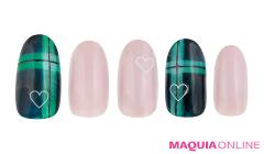 スイート×トラッドが洒落感を誘う「大人ハート」ネイル |