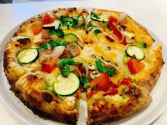 世界一有名なピザ店の新業態が日本初上陸！ 自由にカスタムできるピザ店『クチノバ』 - ビ