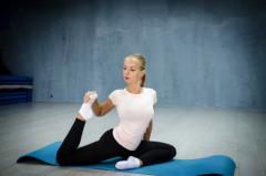 二の腕・背中・お腹一気に引き締め！くつ下スライドワークアウト - ビューティーガール