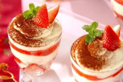 濃厚な中に爽やかな酸味！ 春色スイーツ「イチゴのティラミス」 - ビューティーガール