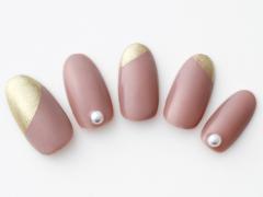 【365日ネイル】オンもオフもいい女をキープ！くすみローズ×斜めフレンチネイル |