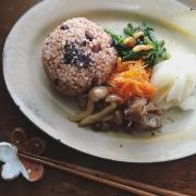 美味しいごはんと心満たしてくれる本がいっぱい♡気になるインスタグラマーをチェック！