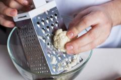 手軽に糖質オフ♡話題の「カリフラワーライス」でいつものご飯をヘルシーに -