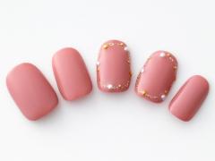 【365日ネイル】ローズピンクをラウンドアートで軽やかに♪細いラインが上品な囲みネイル