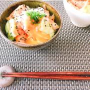 簡単ヘルシーな夜食レシピ「蒸し鶏と春キャベツの甘辛丼～温玉のせ～」【柏原歩のトレン