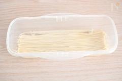 乾燥パスタを水に浸して、生パスタ級のもっちもちに♡「水漬けパスタ」レシピ -