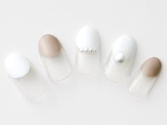 【365日ネイル】こなれカラーを合わせて…大人の余裕を感じるバルーンフレンチ |