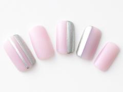 【365日ネイル】アンニュイな曇り空に寄せて…柔らかな中に凛とした表情のラベンダーネイ