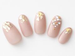 【365日ネイル】ベージュ×ゴールドシェルで初夏を先取り！爪先からパワーをもらえるビジュ