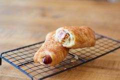 スタバ「あらびきソーセージパイ」「ヨーグルト＆グラノーラバナナ」朝食向けフードが新