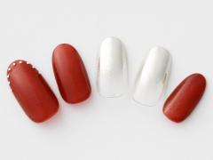 【365日ネイル】夏の夜に似合う…深めの赤×シルバーのクールエレガントネイル |