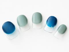 【365日ネイル】クールな色なのに愛嬌あり！柔らかい印象にするバルーンフレンチ |