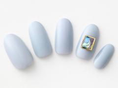 【365日ネイル】額縁アートでエレガントさを加速！大人っぽいスモーキーライトブルー |