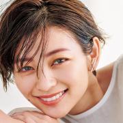 前髪だけで簡単イメチェン♪ トレンドは「隙間のある長め前髪」 |