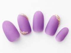 【365日ネイル】パープルを夏らしく艶やかに・・・ゴールドラメを引き立てるフロスティパ