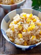 彼からの“おかわり”が飛び出す♡炊飯器任せで完成の「絶品炊き込みご飯」 -