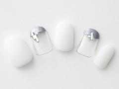 【365日ネイル】ラフフレンチでクールさをカジュアルダウン…愛嬌のあるホワイト×シルバー