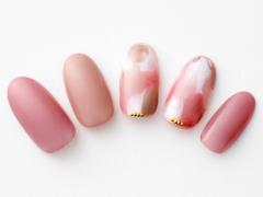 【365日ネイル】柔らかな配色で大人な癒しを・・・ゆるマーブルを効かせたピンクベージュ