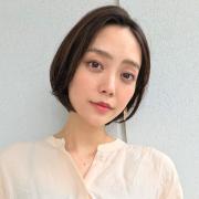 丸顔も気にならないおすすめ小顔ショート！丸顔解消ポイントと一緒にご紹介 |