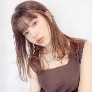         タイト×ウェット仕上げでクールに決める、フリンジレイヤースタイル |