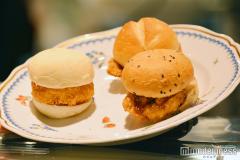 崎陽軒、渋谷限定“シウマイメンチバーガー”が話題 数量限定BOXが登場