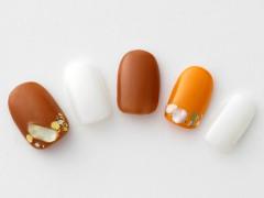 エスニックネイル｜秋からこそ…オレンジ・赤・イエロー｜おすすめの指先エスニックデザ