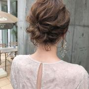 ヘアゴムだけで超簡単♡不器用でもすぐできる「ボブのお呼ばれアレンジ」8選 -