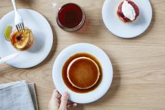 「ブルーボトルコーヒー 清澄白河フラッグシップカフェ」限定デザート＆グッズが充実