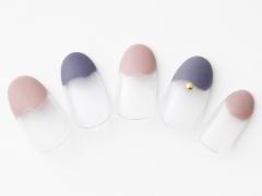 【365日ネイル】モードカラーの組み合わせ…でも柔らかな印象のマットな変形フレンチ |