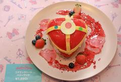 「セーラームーンカフェ2019」コズミックハートに三日月…お馴染みモチーフが心ときめくフ