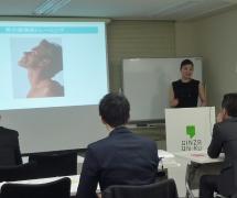 【体験ルポ】男だって小顔になりたい！？ ウワサの「顔ヨガ」表情筋トレーニングを体験