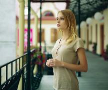 美姿勢で恋を引き寄せて。美しい立ち姿で印象アップ術|＠ビューティーガール