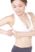 【きれいな美乳を育てるための&ldquo;乳トレ&rdquo;入門講座_4　筋膜はがし編】|＠ビューティー