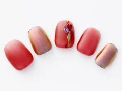 【365日ネイル】ジュワッと滲んだ赤みで女っぷりをUP！短い爪に色気が宿るふたつの質感のレ