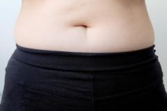 下腹がヘコまない&hellip;。その原因は腸のコリ？ 1日３分のセルフ腸モミ|＠ビューティーガー