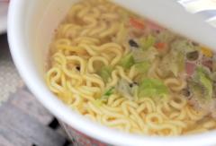 インスタント食品とファーストフードをヘルシーに食べる方法 | ビューティーガール