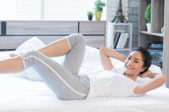 下半身のむくみ撃退！エア自転車こぎダイエット|＠ビューティーガール